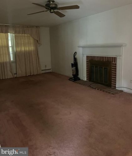 103 Meadowood Dr, Lansdale PA 19446-1610 exterior