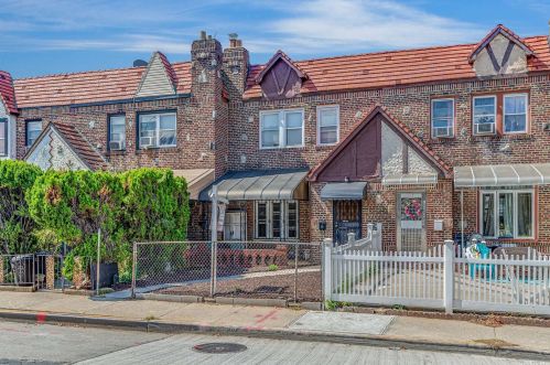 109-06 Francis Lewis Blvd, Jamaica, NY 11429-1673