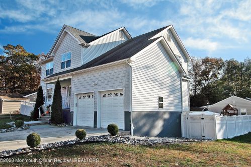 839 Elwood St, Lacey, NJ 08731-1225