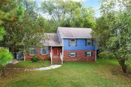 8237 Tifton Rd, Charlotte, NC 28226-4415