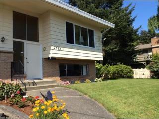 2332 119th St, Seattle, WA 98146-2511