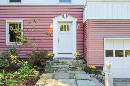 5 Ball Pond Rd, Danbury, CT 06812-4921