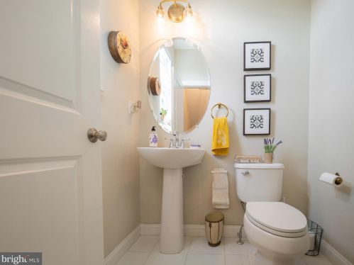 20 Cannon Ave, Lansdale PA 19446-3413 exterior