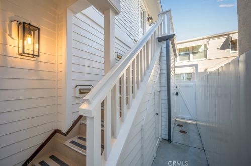 104 Onyx Ave, Newport Beach CA  92662-1208 exterior