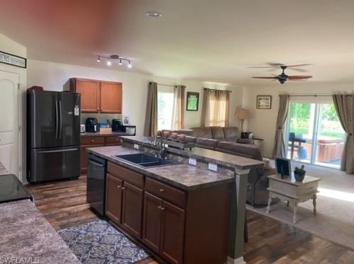 10360 Canal Brook Ln, Lehigh Acres, FL 33936-6653