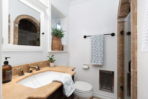 4045 Narragansett Ave, San Diego CA  92107-2618 exterior