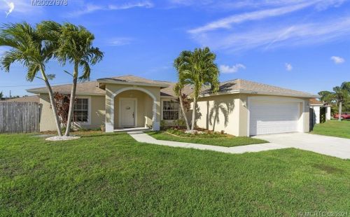 2390 Beechwood Ter, Fort Pierce, FL 34952-7302