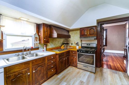21 Fort Putnam St, Highland Falls NY  10928-2026 exterior