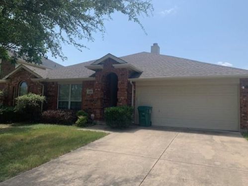 7116 Livingston Dr, Denton, TX 76210-3490