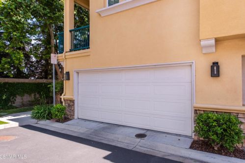 4192 Laredo Ln, Simi Valley, CA 93063-1682