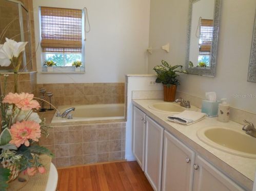 1028 Derbyshire Dr, Kissimmee FL 34758-3120 exterior