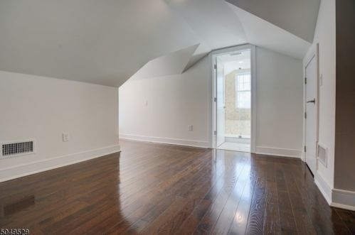 823 River Rd, Chatham Township NJ  07928-1026 exterior