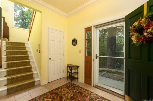 551 Wood Rd, Mahopac NY  10541-3358 exterior