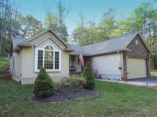107 Grasshopper Ln, Greentown, PA 18426-7446
