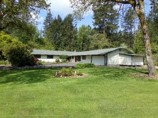 11714 Interlaaken Dr, Lakewood, WA 98498-5528
