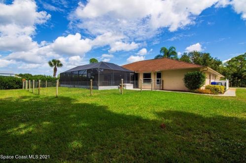 8165 91st Ave, Vero Beach, FL 32967-3766