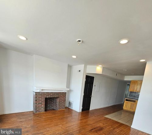 4625 Broad St, Philadelphia PA  19112-1202 exterior