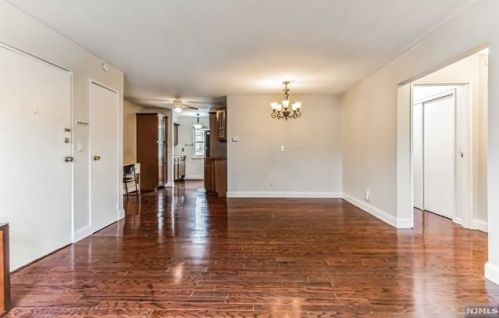 24 Un Ave, Nutley NJ  07110-3325 exterior