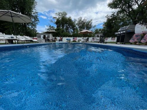 28 Hammond Rd, Elwood NY  11731-4810 exterior