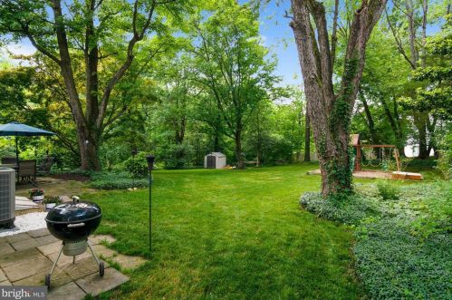 9514 Wallingford Dr, Springfield VA 22015-1738 exterior