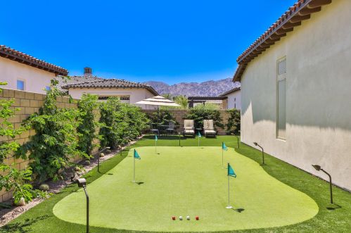 54885 Madagascar Way, La Quinta CA  92253-8077 exterior