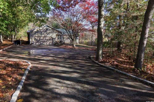 1157 Broadway Ave, Holbrook, NY 11741-5403