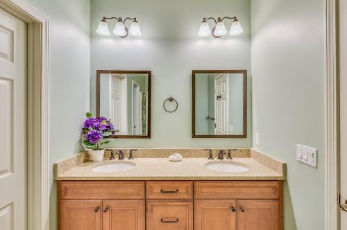 70 Greyhawk Dr, Mashpee MA 02649-4420 exterior