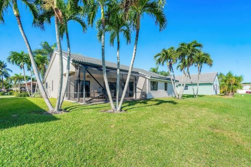 5657 Aspen Ridge Cir, Delray Beach FL  33484-2585 exterior
