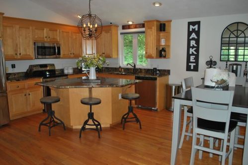 34 Tower Hill Rd, Cumberland RI  02864-1524 exterior
