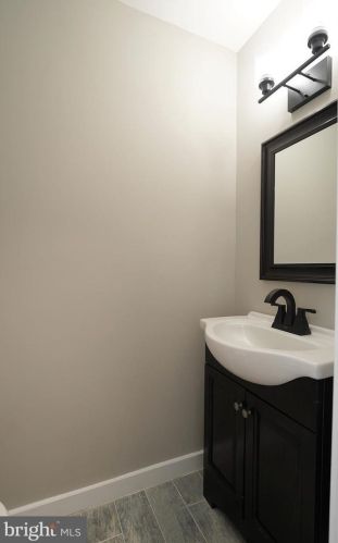 164 Canterbury Ct, East Windsor NJ 08520-5509 exterior