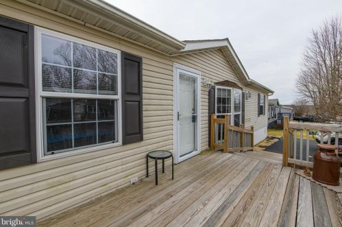 4187 Independence Ln, Walnutport, PA 18088-9794