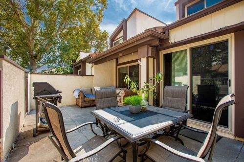 24773 Sand Wedge Ln, Santa Clarita, CA 91355-2312