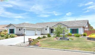 12 Bob White Ct, Oakley, CA 94561-3954