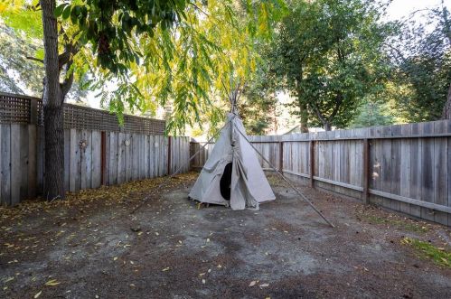 212 Riverside Ave, Ben Lomond CA  95005-9588 exterior