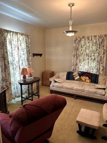 317 Lincoln Ave, Grove City PA  16127-1839 exterior