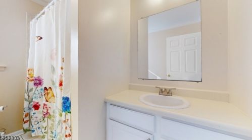 326 Angle Ave, Manville NJ  08835-2318 exterior