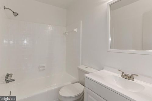 5509 Miles Ct, Springfield VA 22151-1714 exterior