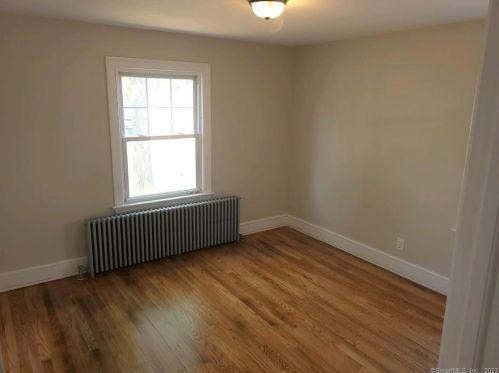 49 Norman St, Manchester CT  06040-6113 exterior