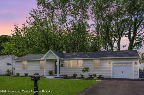 246 Sky Manor Blvd, Bricktown, NJ 08723-6816