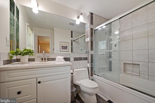 28 Fieldston Rd, Princeton NJ 08540-6429 exterior