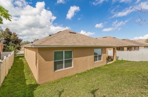 2449 Valhalla Dr, Tavares, FL 32778-8535