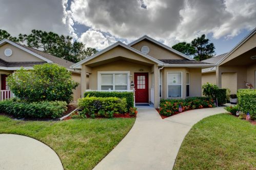 548 San Remo Cir, Fort Pierce, FL 34986-2175