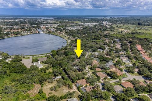 963 Ridgewood Ter, Tarpon Springs FL  34689-2622 exterior