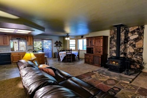 549 Fairway Blvd, Big Bear City CA  92314-8875 exterior