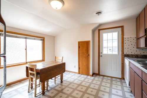 2555 72, Milwaukee WI 53219-2529 exterior