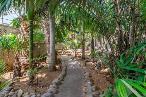 4438 Pescadero Ave, San Diego CA 92107-3629 exterior