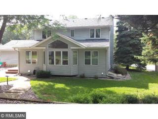1646 Lakewood Dr, Saint Paul, MN 55119-7122