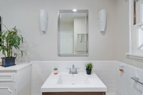 2105 Velez Dr, Rancho Palos Verdes CA  90275-1427 exterior