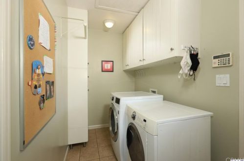 2700 El Caminito, Glendale CA 91214-2934 exterior