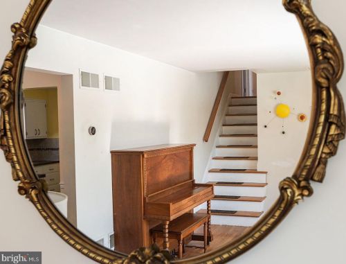 327 Ashford Dr, Lancaster PA 17601-3535 exterior